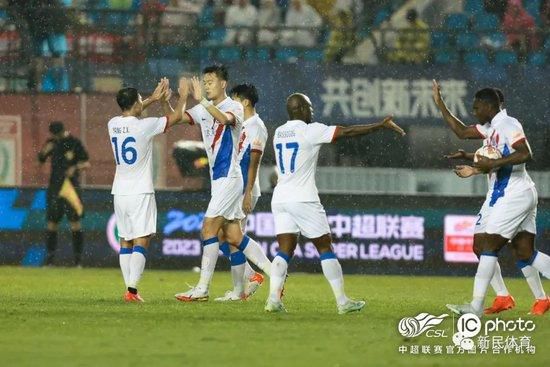 女人扒开尿道让男人玩
